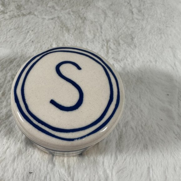 C.R. Gibson Flourish Monogram Letter 'S' Ceramic Trinket and Jewelry Box NIB - Picture 4 of 9